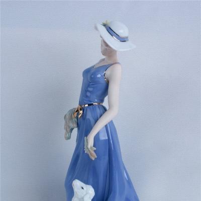 CẢNH TƯỢNG CÔ GÁI VÀ CHÚ CỪU NON